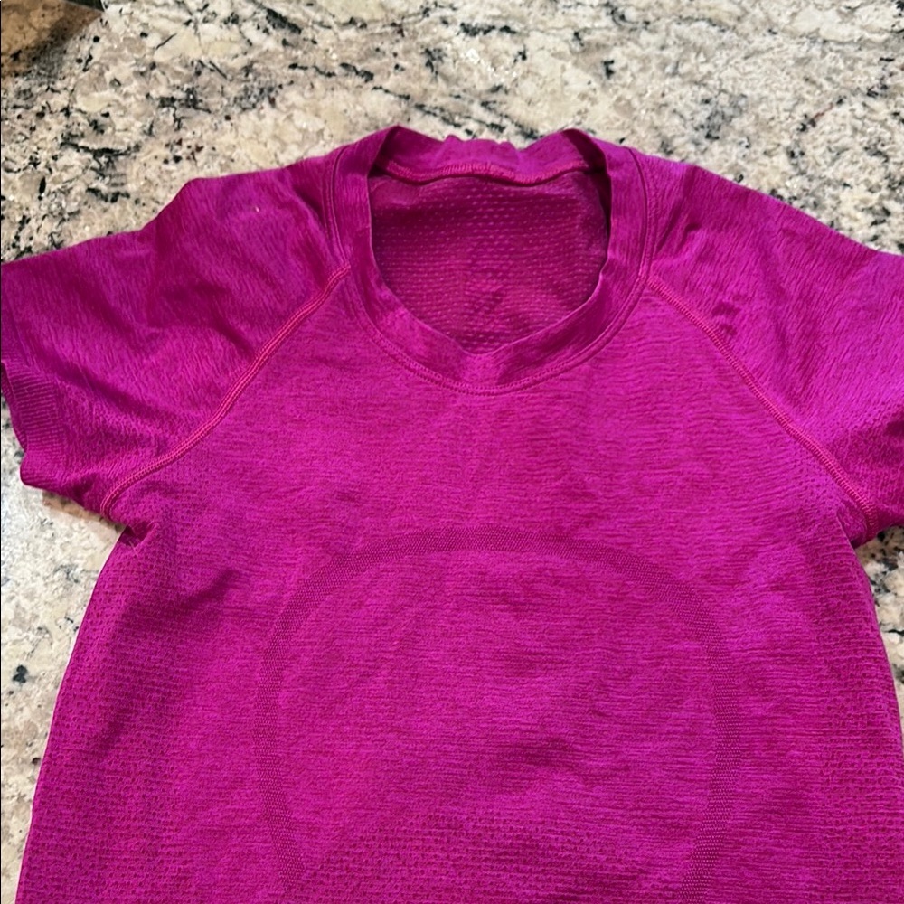 Women's Swiftly Tech Size 4 Top